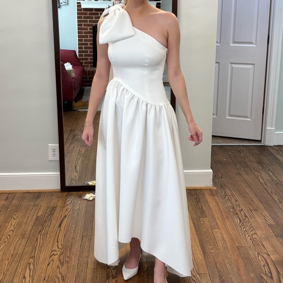 Elliatt Liesel Dress in Ivory - Picture 2 of 10